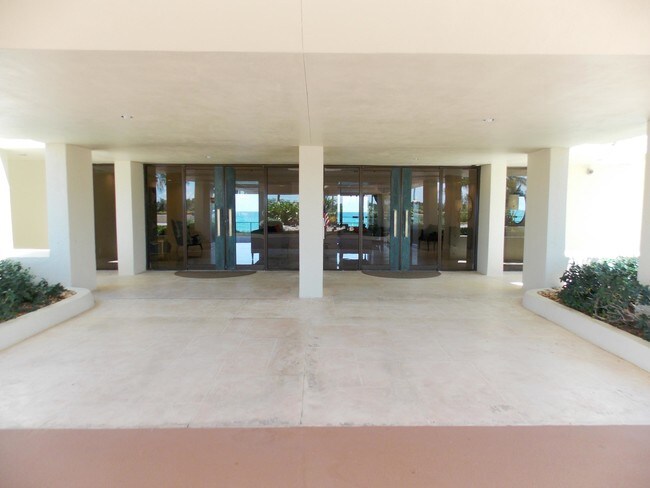 Foto del edificio - 8750 S Ocean Drive 534