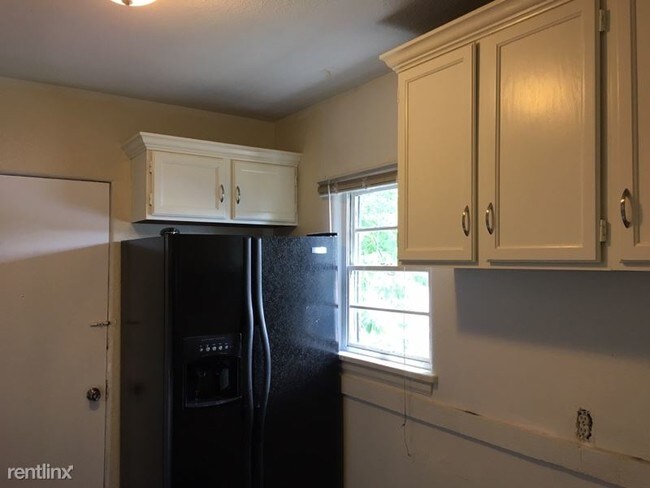 Foto del edificio - 3 br, 1 bath House - 2621 E Willamette Ave