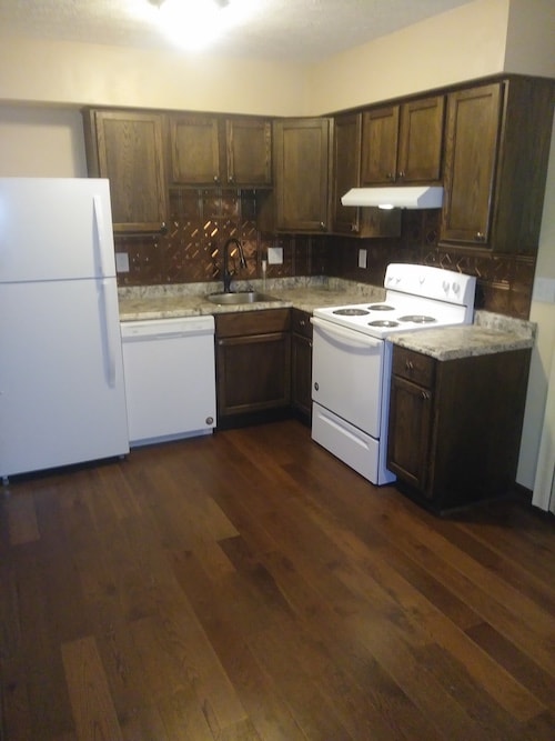 Building Photo - 1 Peppertree Ln