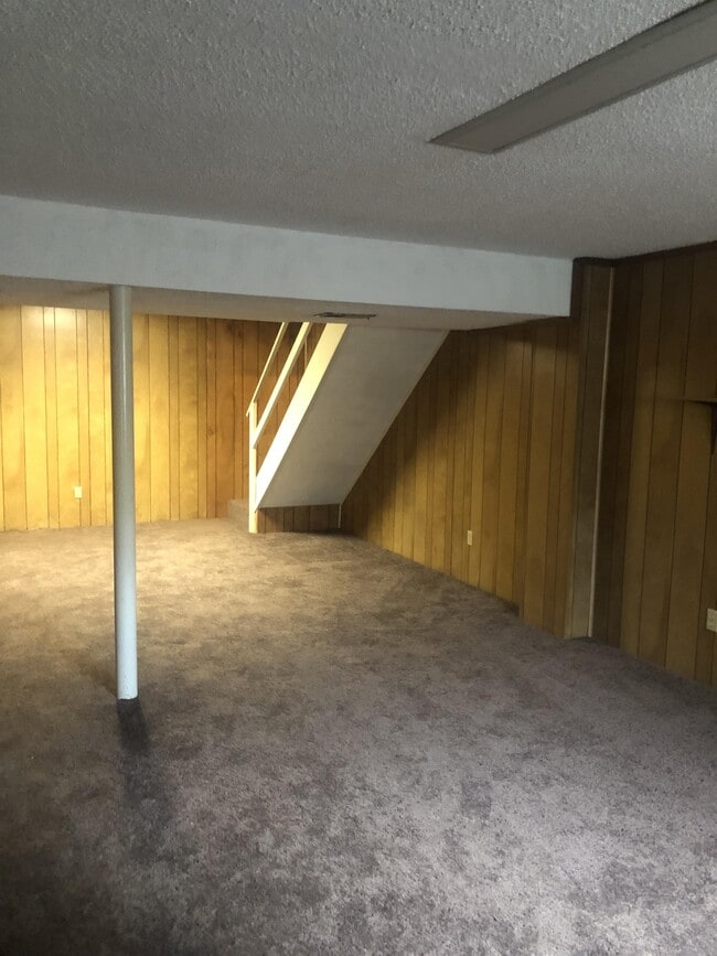 Building Photo - 418 Arnold Ct