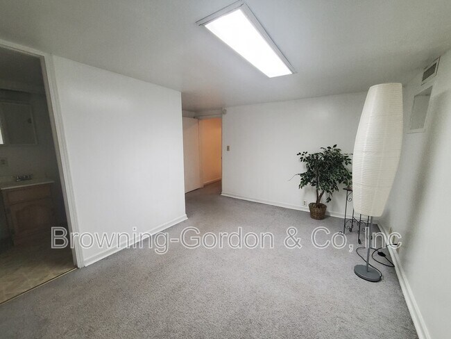 Building Photo - 2903 Belmont Blvd