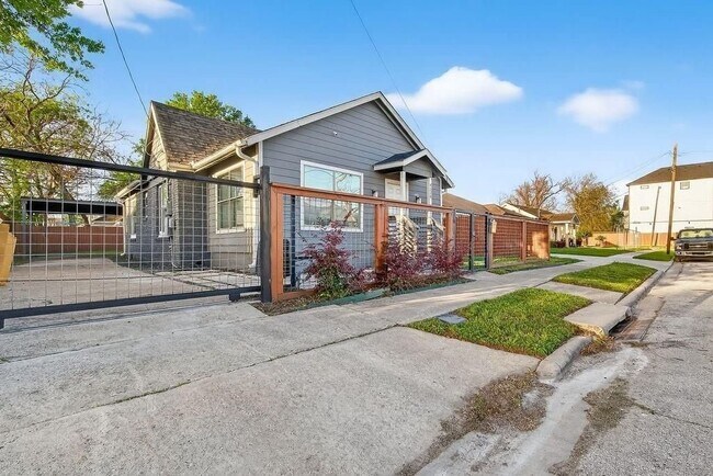 Foto del edificio - 4520 Sharon St