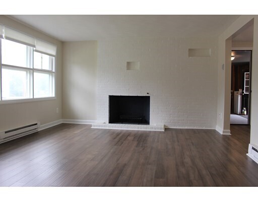 Primary Photo - 3 Appleton Rd