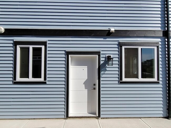 Building Photo - 566 Menzies Ridge Dr