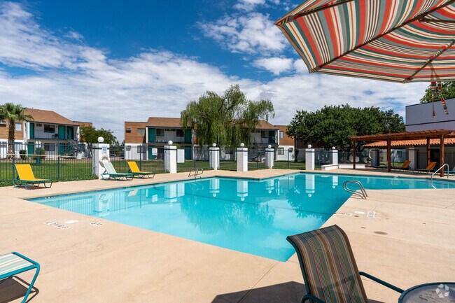 Building Photo - Raintree Village