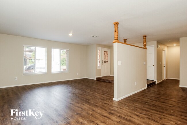 Building Photo - 1821 E Hearn Rd