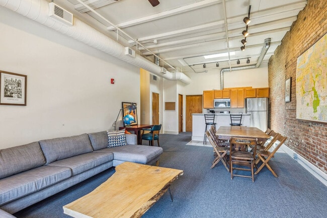 Building Photo - 2078 W 25th St