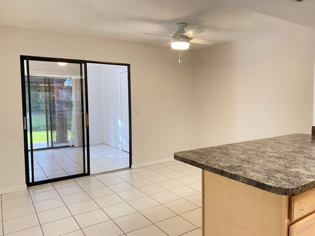 Foto del edificio - 9258 Green Meadows Way