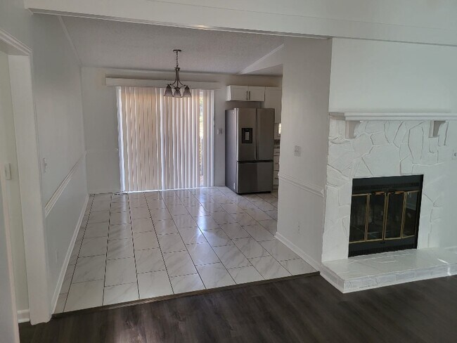 Foto del edificio - 3936 Trescott Ct