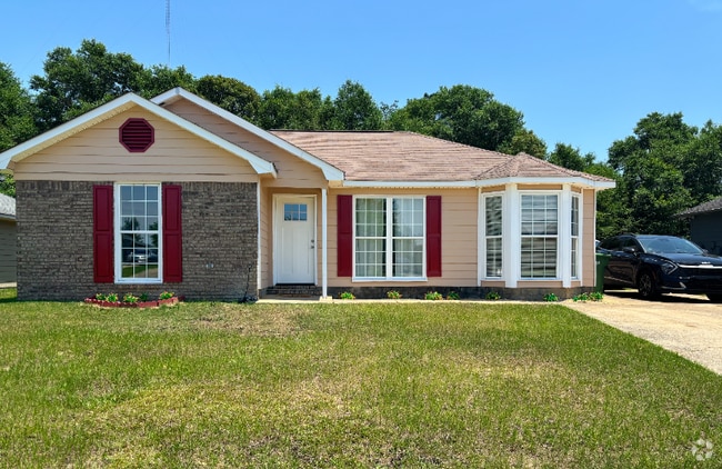 Building Photo - 770 Crestline Dr