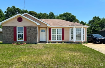 Building Photo - 770 Crestline Dr