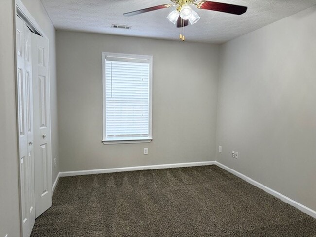 Building Photo - 2034 Elm Grove Ln