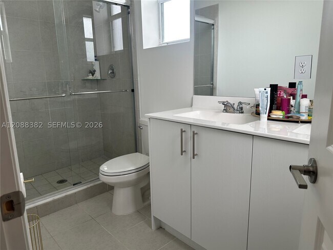 Building Photo - 2672 SE 28th Dr