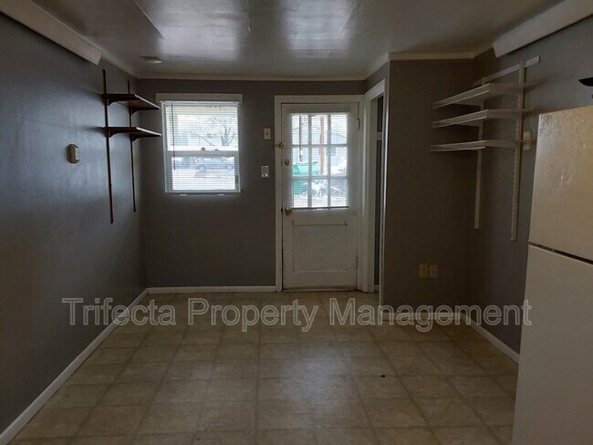 Foto del edificio - 105 1/2 East Stuart Street