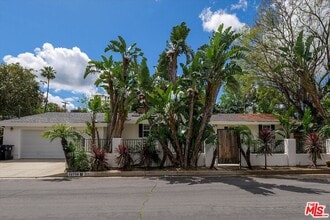 Building Photo - 22750 Clarendon St