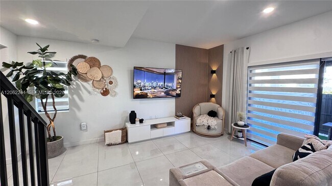 Foto del edificio - 268 NW 13th Ct