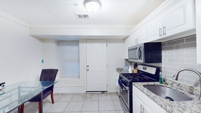 Foto del edificio - 712 Shawmut Ave