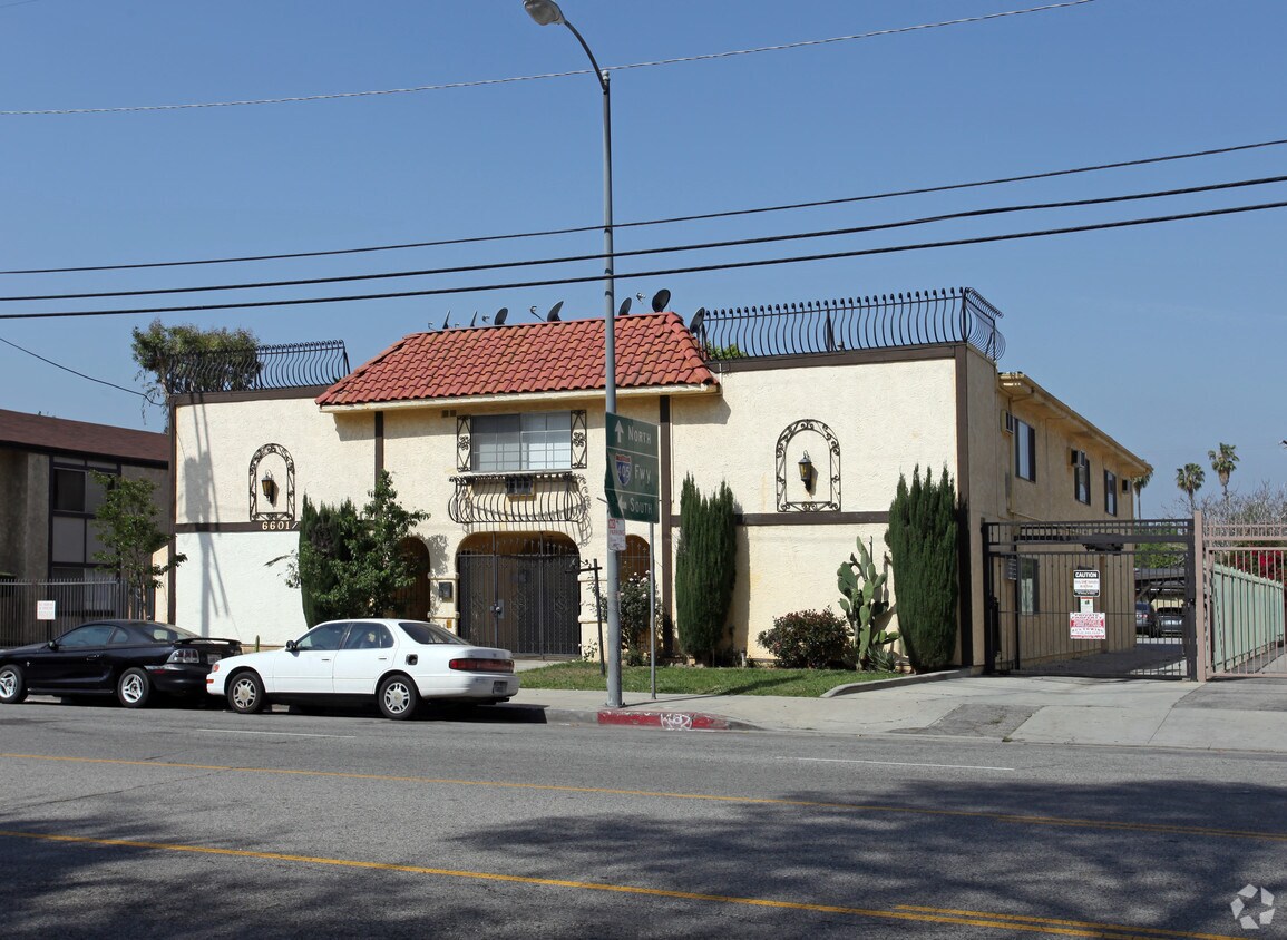 Foto del edificio - 6605 Haskell Ave