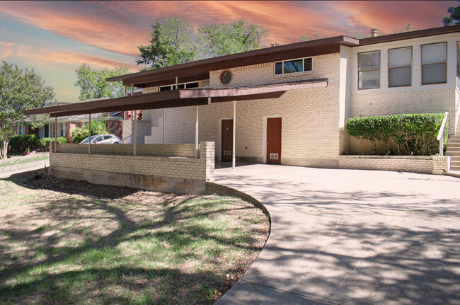 Building Photo - 612 Misty Glen Ln