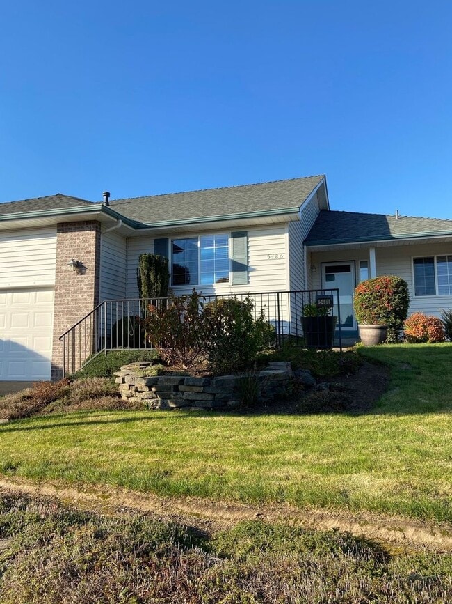 Building Photo - 5482-5486 Monterey Dr SE