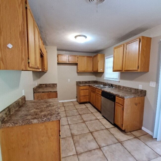 Foto del edificio - 5380 Blackwell St