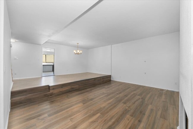 Foto del edificio - 11260 Overland Ave