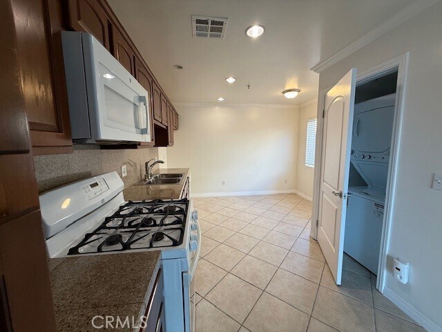 Foto del edificio - 13525 Vanowen St