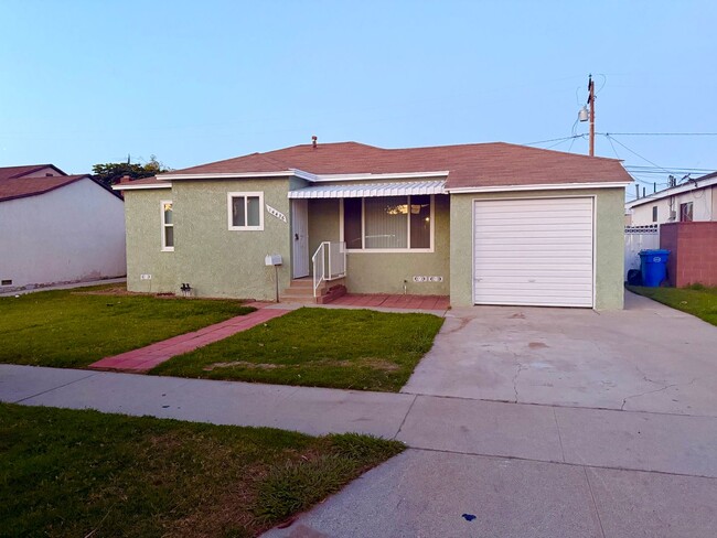 Building Photo - Remodeled 3 Bedroom Norwalk House For Rent!