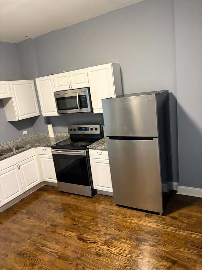 Foto del edificio - 4251 W Jackson Blvd