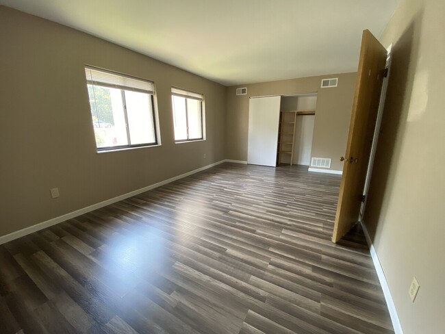 Building Photo - THE VILLAGES SOUTH 320