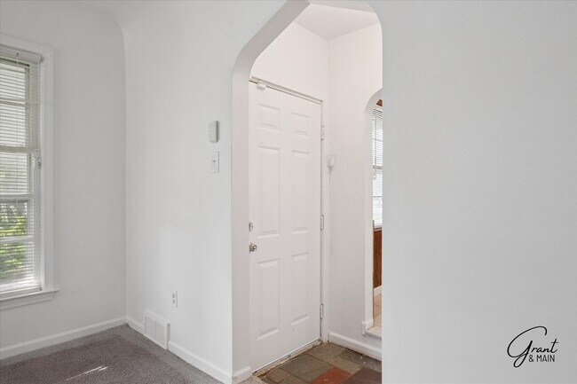 Foto del edificio - 3 bedroom - 1.5 bath - bungalow - $1250