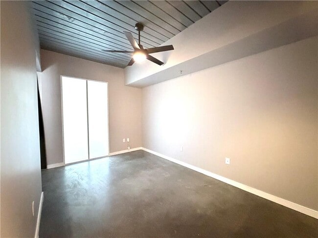 Building Photo - 620 Glen Iris Dr NE