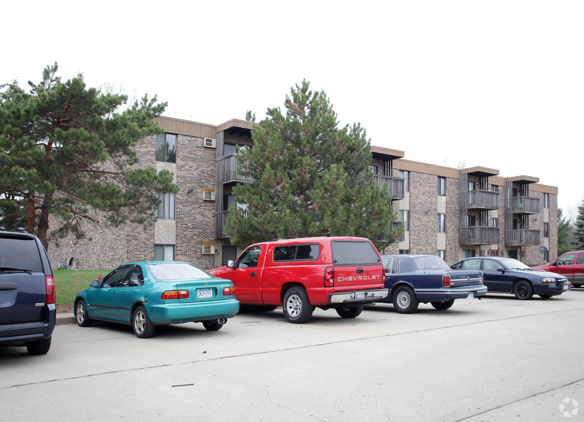 Building Photo - Becker Pines Apartments