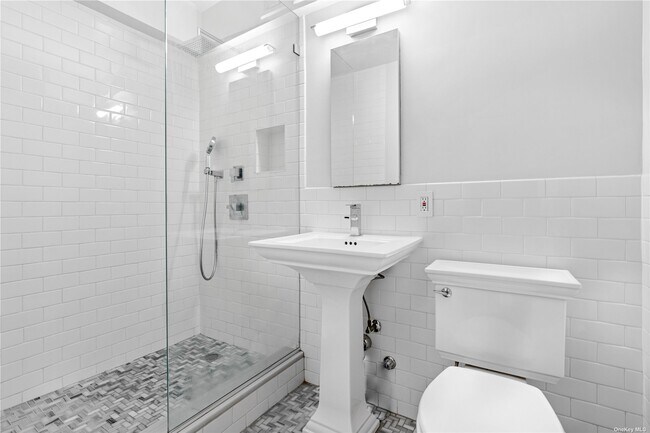 Building Photo - 301 E 48th St