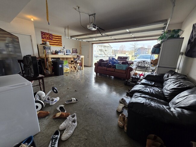 Building Photo - 3817 Marigold Dr