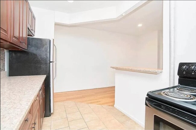 Building Photo - 501 W 135th St