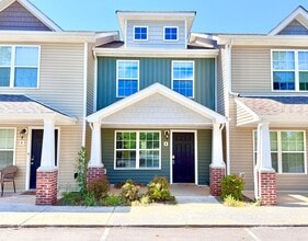 Building Photo - 955 Big Sky Dr