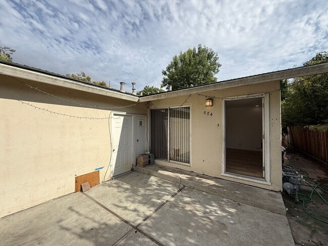 Building Photo - Remodeled Duplex in Central Sunnyvale Loca...