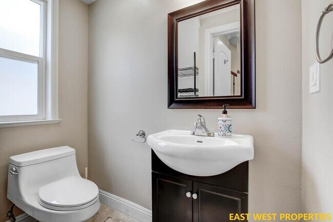 Building Photo - 58 S Altadena Dr