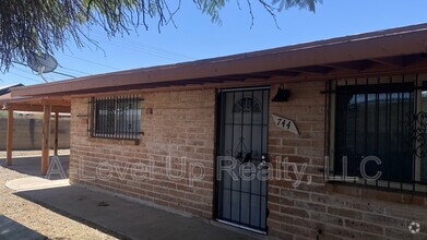 Building Photo - 744 E Holaway Dr