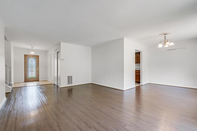 Building Photo - 8722 Litwalton Ct