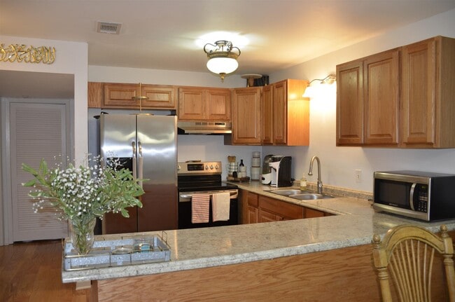 Photo - 815 Ashlawn Pl Townhome