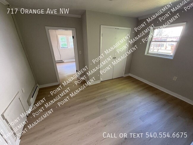 Building Photo - 717 Orange Ave NW
