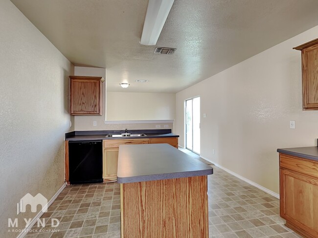 Building Photo - 2707 Cedar Sound