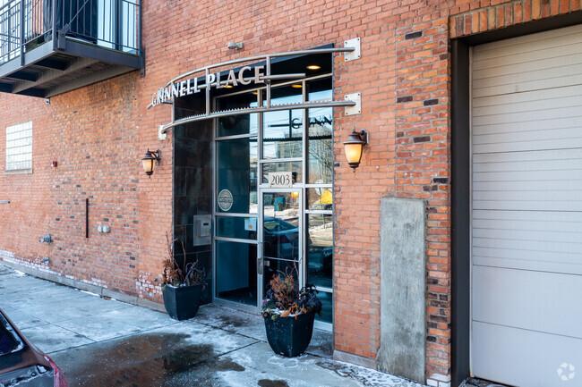 Entrada - Grinnell Place Lofts