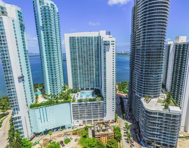 Foto del edificio - 1800 N Bayshore Dr