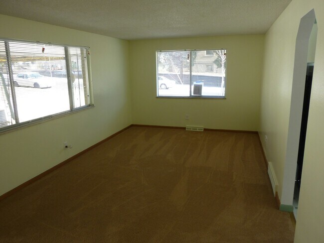 Foto del edificio - 2955-2959 Newton St