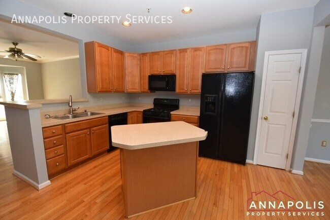 Building Photo - 916 glaze court