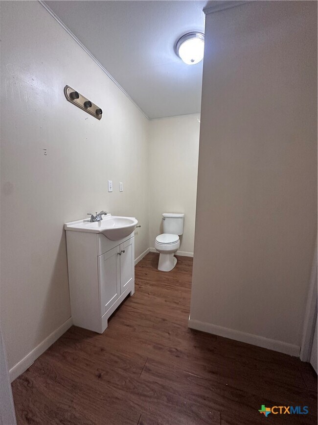 Foto del edificio - 921 E Courthouse St