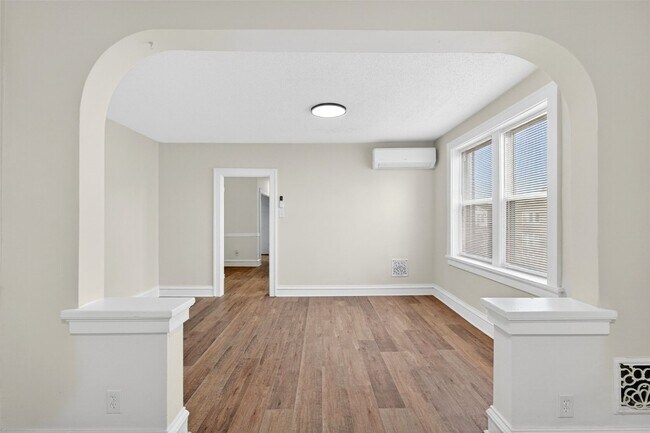 Building Photo - 5803 S Kings Highway Blvd